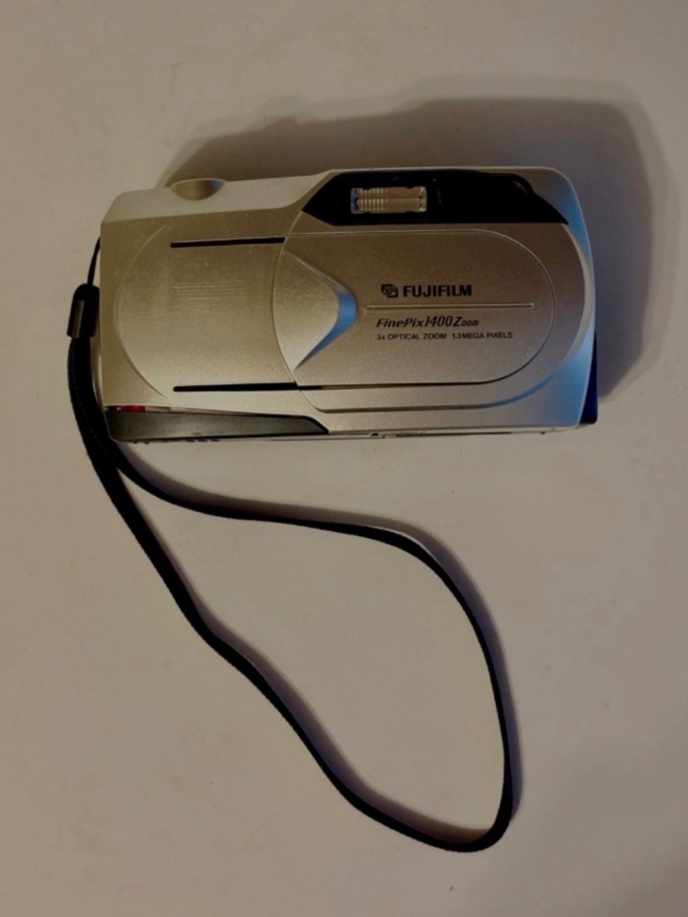 Fujifilm Digital Camera FinePix 1400 Zoom 1.3 Mega Pixels 3x Zoom Tested Working